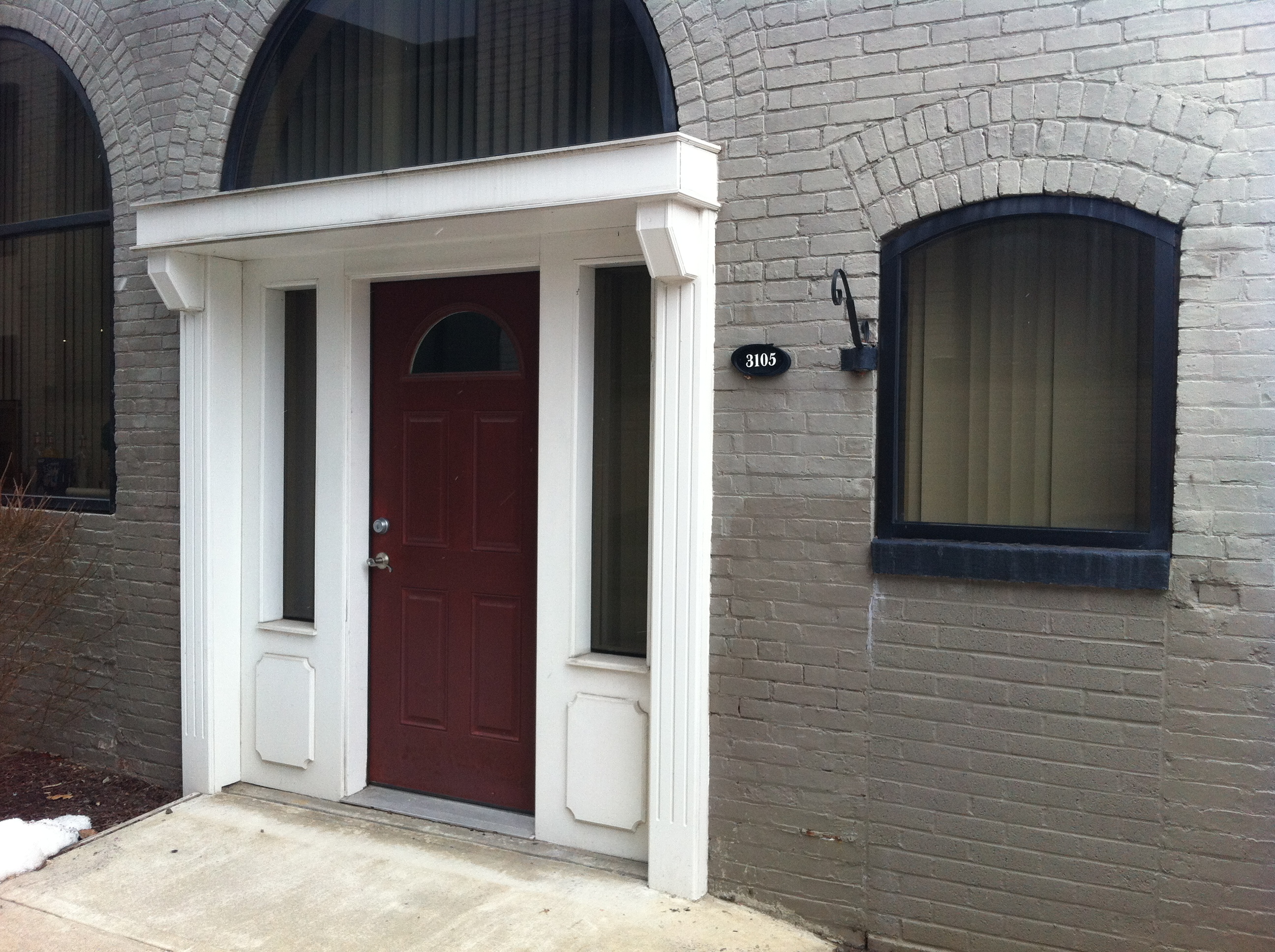 800 James Ave