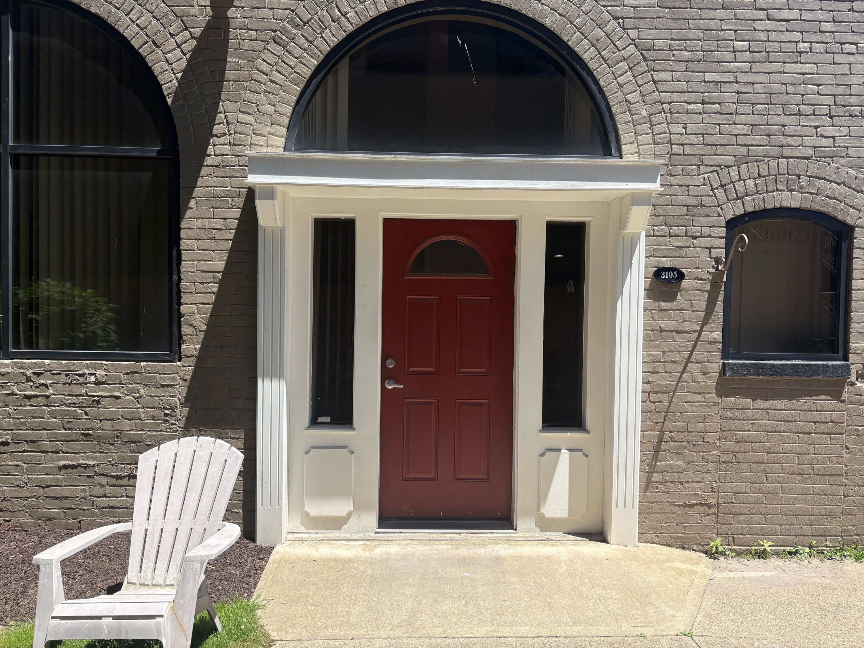 800 James Ave
